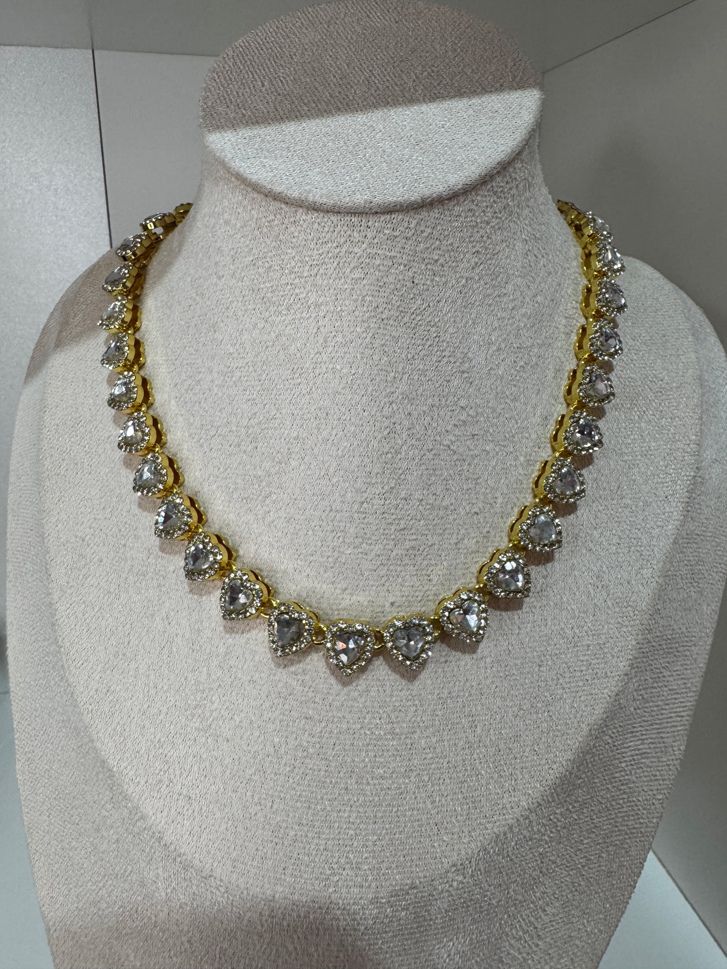 Collar glamour