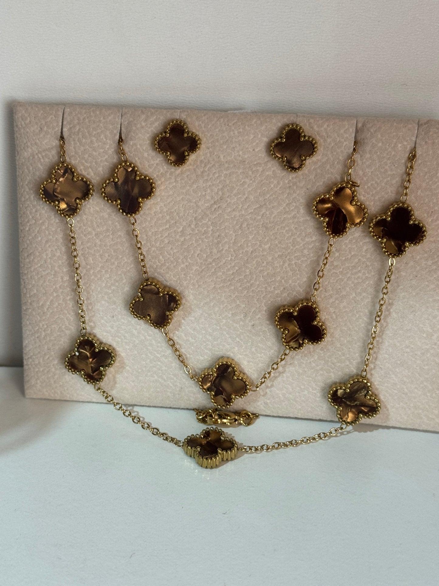 Collares trébol