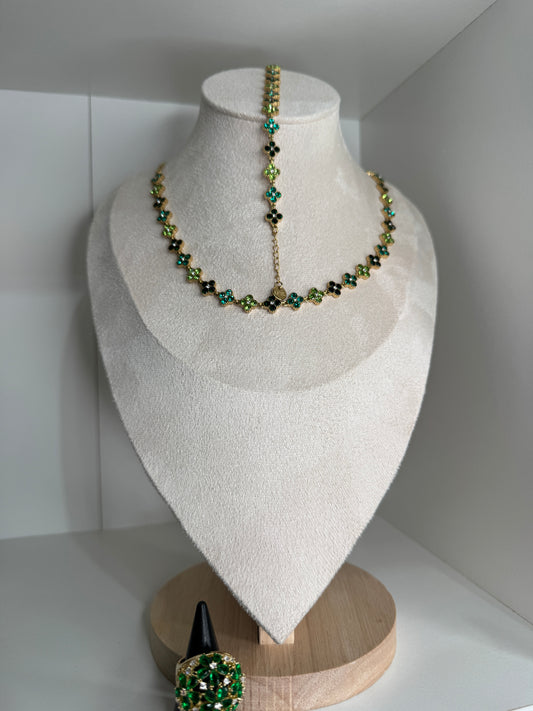 Collar trébol