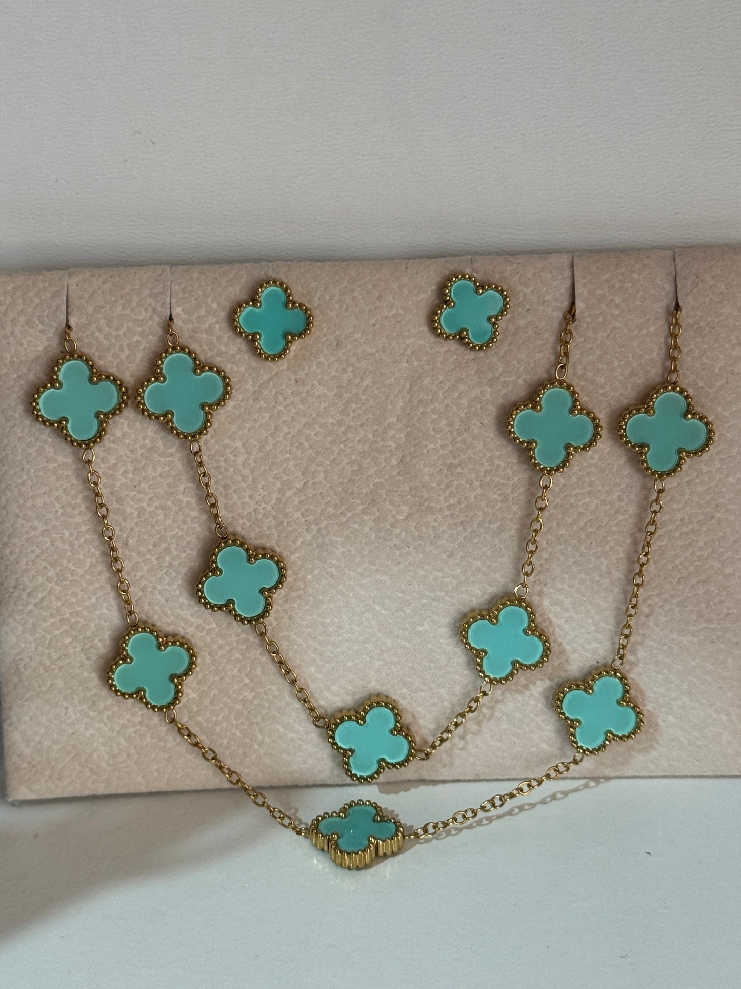 Collares trébol