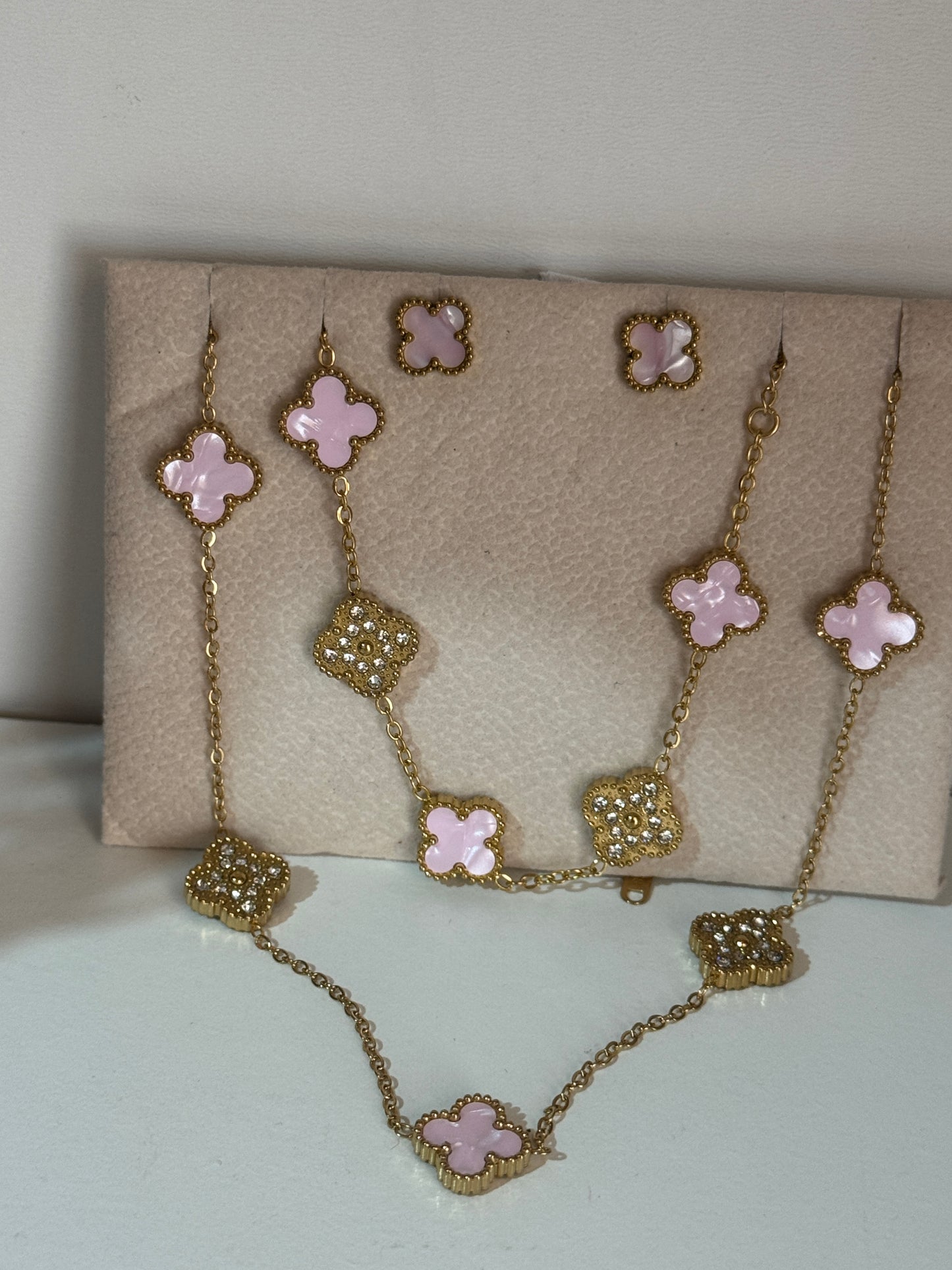 Collares trébol