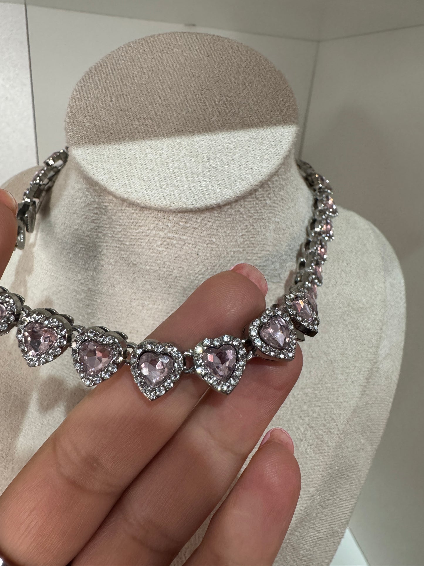 Collar glamour