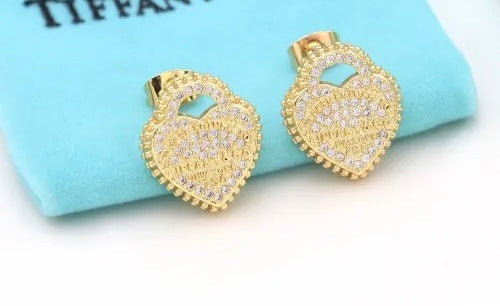 Pendientes dorados tifa