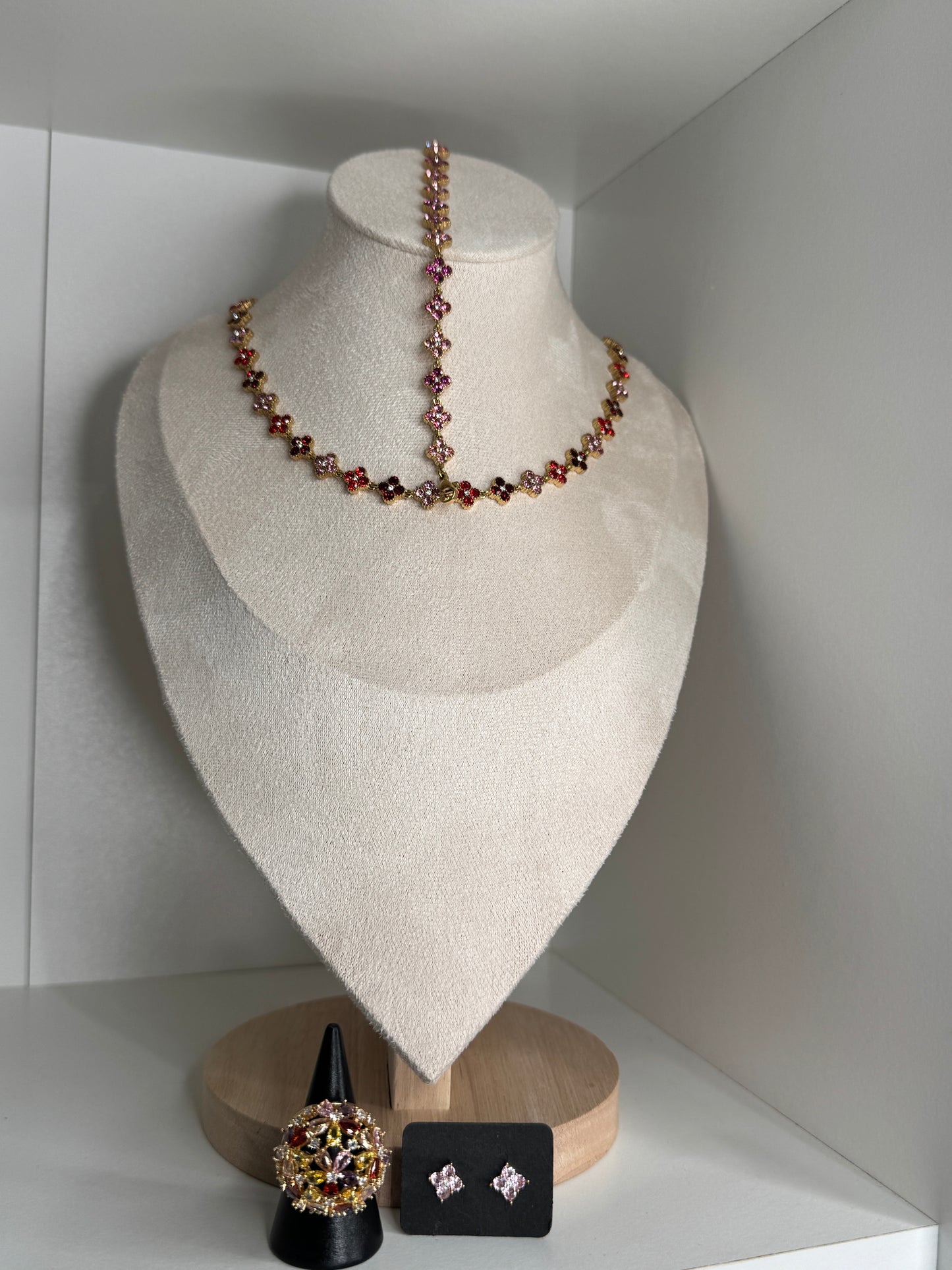 Collar trébol