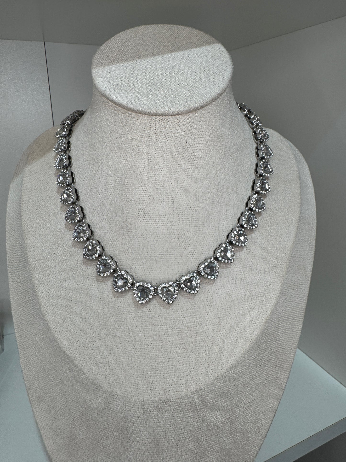 Collar glamour