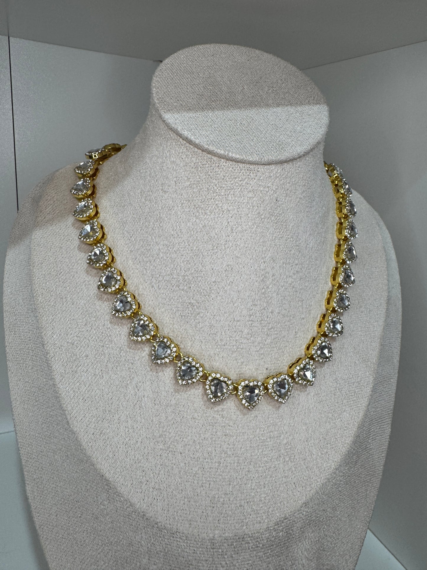 Collar glamour