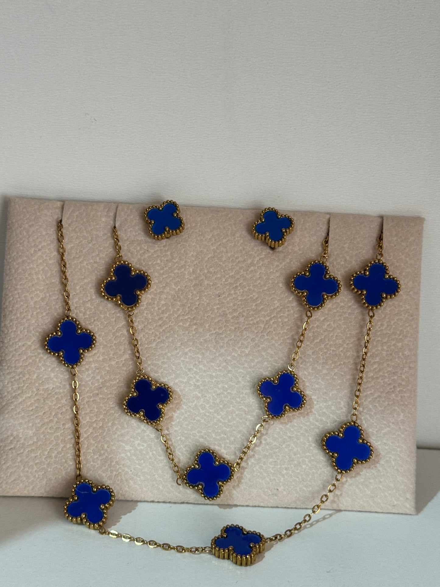 Collares trébol