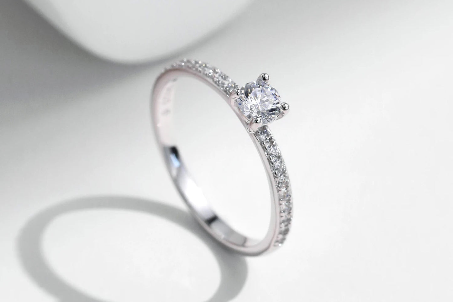 ANILLO MOISANITA